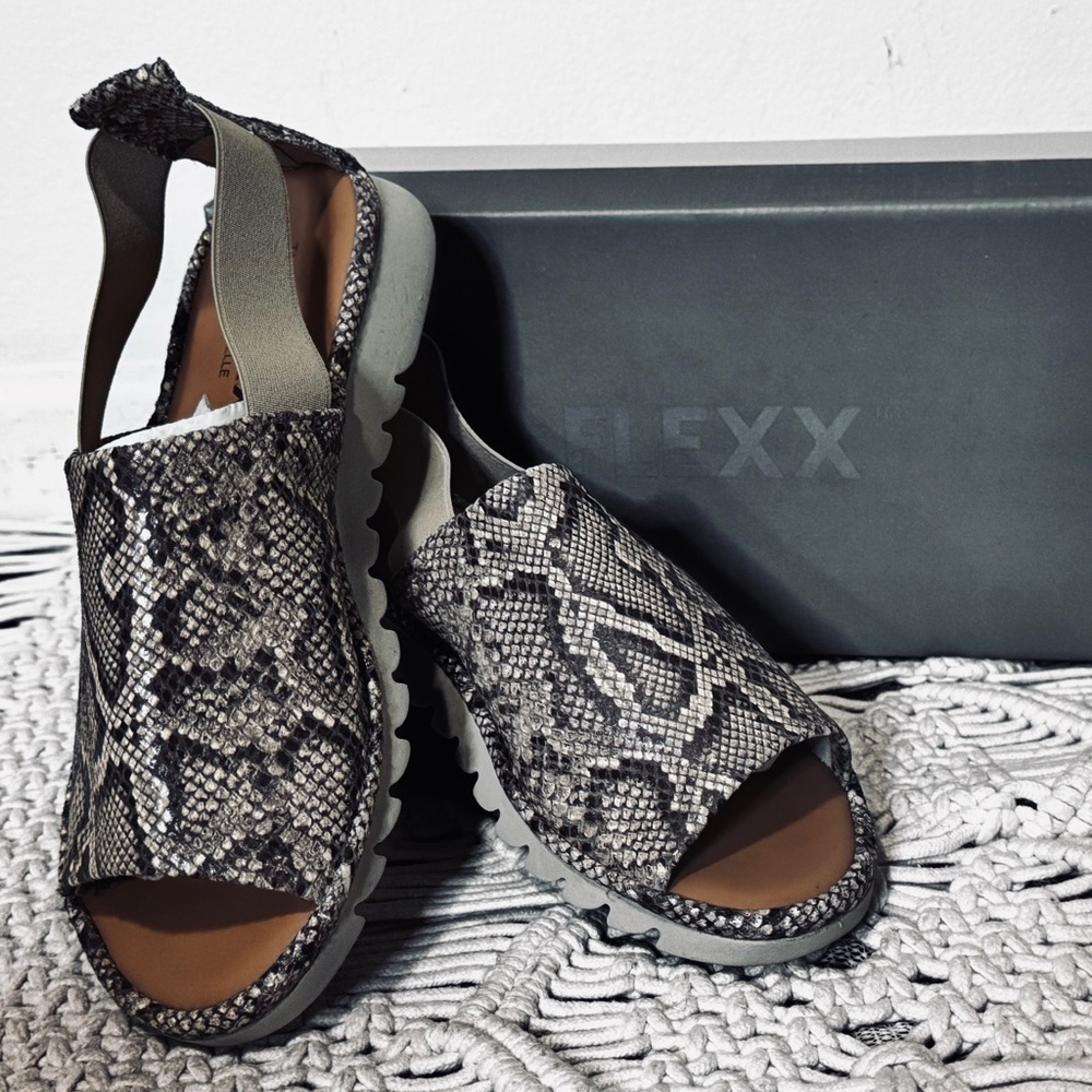 THE FLEXX Snake-Print Open Toe Sandals in Black and Gray